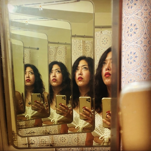 Meet your Posher, Julie - Picture 3 of 3